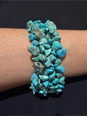 Chunky Dyed Howlite Turquoise Chip Bracelet
